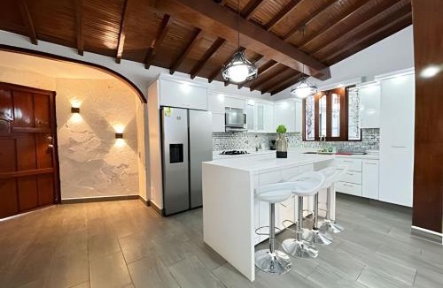 El Tesoro Apartment | Apt Poblado; walking distance to restaurants