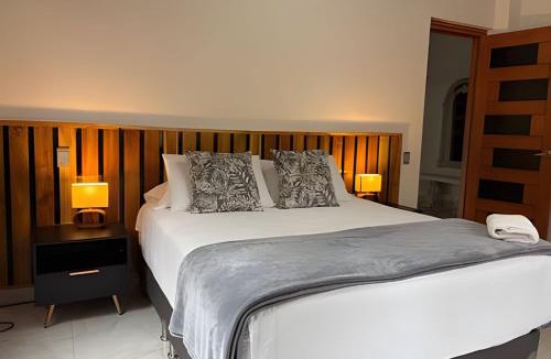 El Tesoro House | Palos altos house; Poblado; 6 min to Provenza