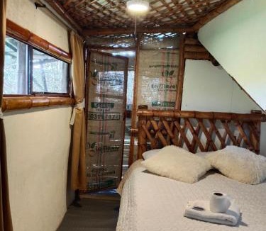 Moniquira Cabin | Hospedaje casa en el Árbol