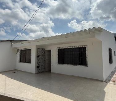 Riomar House | Habitación Amoblada cerca al Gran Malecón del Río