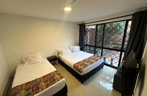 Barrios Unidos House | Bamuka Hostal