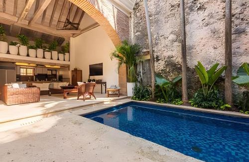 Centro House | 3 Bedroom House in the Walled City with Pool