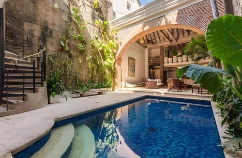 Centro House | 3 Bedroom House in the Walled City with Pool