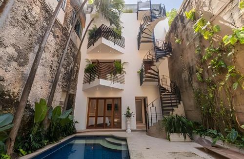Centro House | 3 Bedroom House in the Walled City with Pool