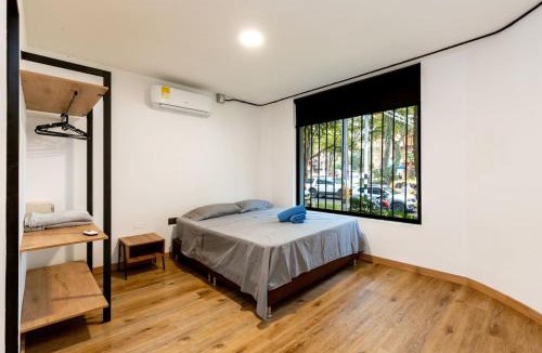 Laureles - Estadio House | L3 9BR Laureles House Rooftop 2 Jacuzzis AC