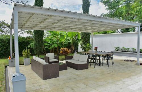 Pereira Villa | Luxurious Country House