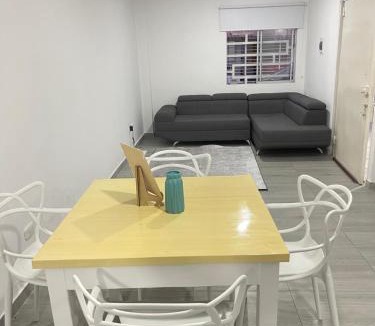 Neiva Apartment | Casa de dos pisos con aire