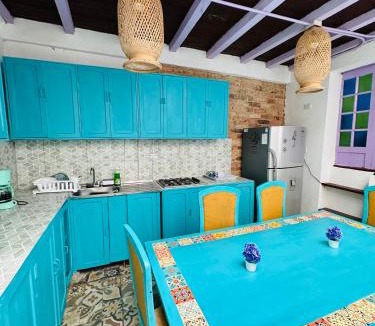 La Candelaria House | AQUI ME QUEDO here I Stay