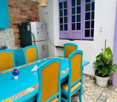 La Candelaria House | AQUI ME QUEDO here I Stay