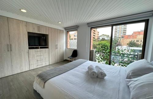 Chico Reservado Apartment | Elegant 1-Bedroom Duplex in Parque 93