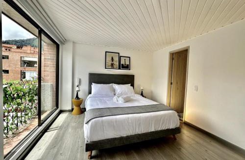 Chico Reservado Apartment | Elegant 1-Bedroom Duplex in Parque 93