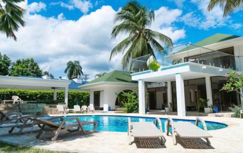 Girardot Villa | ESPECTACULAR CASA QUINTA en RENTA VILLA EN GIRARDOT PEÑON PISCINA PRIVADA!
