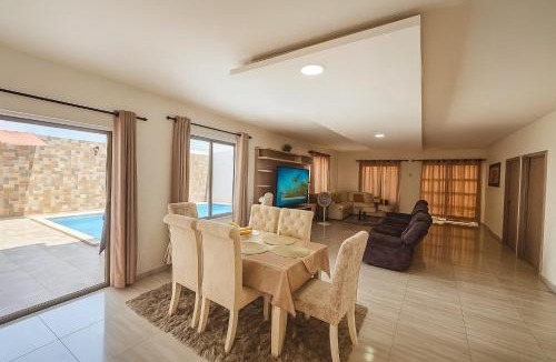 Malambo House | Casa con piscina cerca al aeropuerto