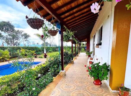 Los Santos Villa | Mesa de los santos Casa campestre La Victoria
