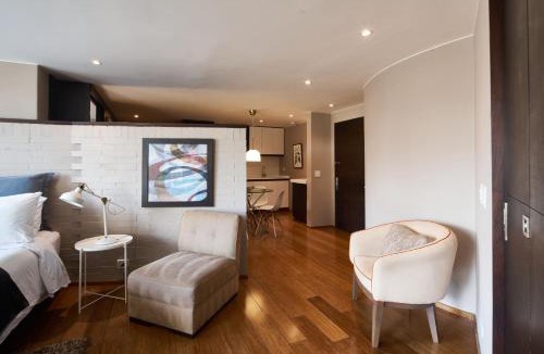 Financial District Apartment | Zona G Charm Modern Comfort with King Bed 401