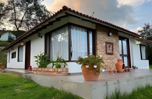 Subachoque House | Casa de montaña con vista, BBQ y wifi confiable