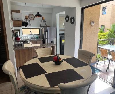 La Tebaida Apartment | Alojamiento Familiar para 21 - A 5min del Aeropuerto - Con 4 Pisincas - 3 Jacuzzi - By Molca Travel