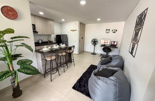 Sabaneta Apartment | Apartamento con vista a la montaña, piscina y gym