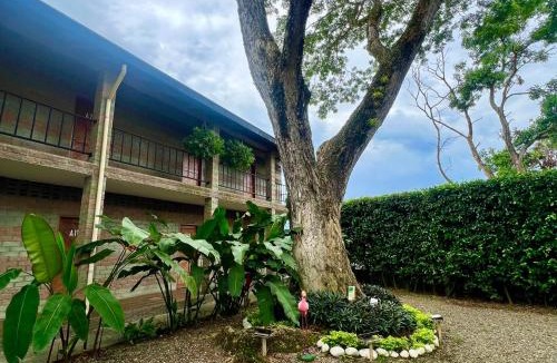 Caucasia Hotel | Hostería Horizontes