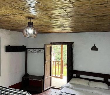 El Rosal House | Mi casa amarilla