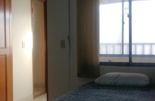 Guayabal House | Cuarto con cuarto de baño y terraza