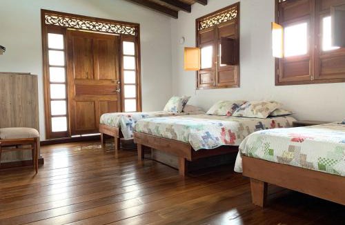 Armenia House | Casa Santa Rita - Habitación Cuadruple