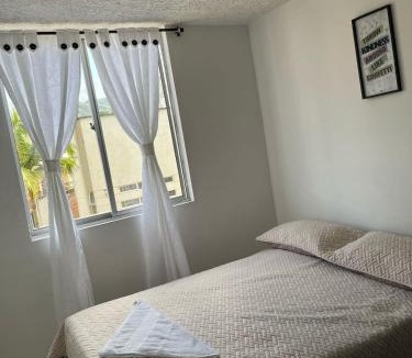 Pitalito Apartment | Amplio Apartamento Parqueadero y Piscina Cerca al CC Gran Plaza