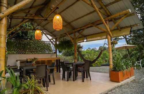 Calarca House | El Jardín Casa de Campo