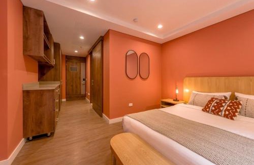 Los Naranjos Apartment | Room Modern Elegance Just Steps from El Tesoro 306