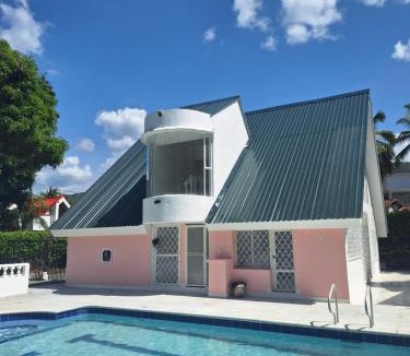 Ricaurte Villa | San Marcos Villa Mesa