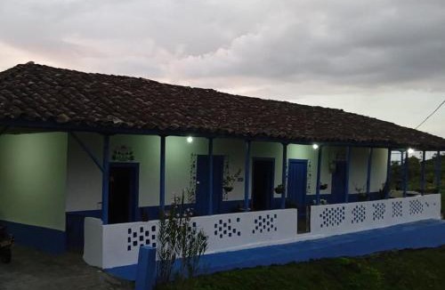Sevilla House | Santa Irene de Palomino - Sevilla Valle del Cauca