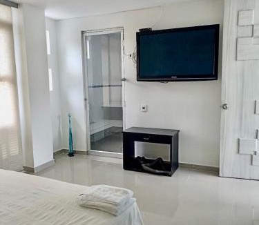 Girardot House | Casa Mafaba - Linda casa en el Condominio EL Peñon - 6 Hab