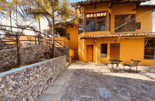 Tenza House | Monteverde Best Inn - CASAS QUINTAS