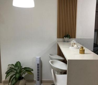 Miramar Apartment | Comfortable 2 bedroom apartment with pool in Miramar