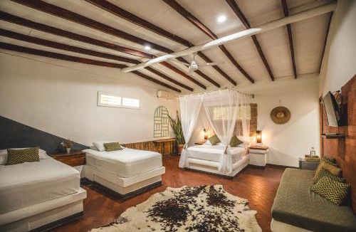 Honda Hotel | Waka Hotel Rural