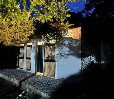 Utica Other | Camping CONTACTO EXTREMO