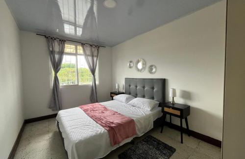 Calarca Apartment | ACOGEDOR APARTAMENTO DISPONIBLE eN CALARCA QUINDIO EXCELENTE UBICACION EN CONJUNTO CERRADO 2 HABITACIONES PARKING BIEN EQUIPADO