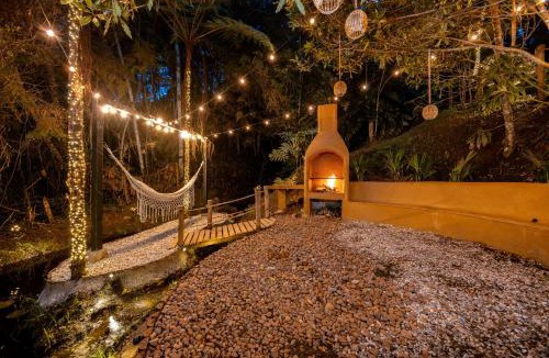 Rionegro House | Luxury Cabin w Lake, HotTub, Cinema, Fire Pit, BBQ