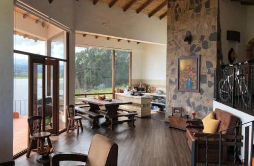 Toca Ski Chalet | Casa frente al lago - Toca, Boyacá