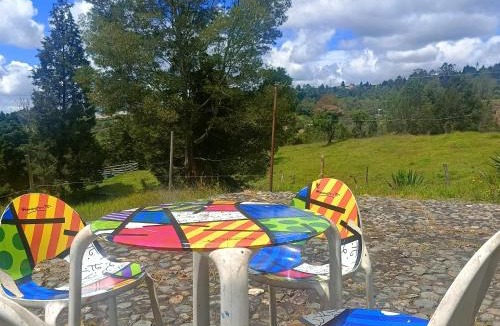 Guarne Hostel | HOSTAL - COLIVING - Cerca MetroCable ARVI