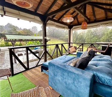 Guarne House | Cabaña Blanca Guarne cerca a Metrocable ARVI
