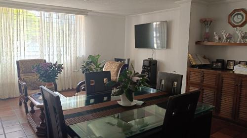 Cali Apartment | Casa central y tranquila, cerca a Chipichape