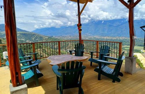 Santa Fe de Antioquia Villa | Vista preciosa-clima cálido-calma-pueblo histórico