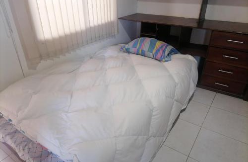 Guayabal House | Cuarto con cuarto de baño y terraza