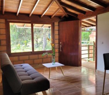 Guarne Apartment | La Pascana Ecolodge frente al parque Arví Entorno natural excepcional, reserva natural, áreas protegidas, conexión con la naturaleza y avistamiento de aves a 3km del metrocable Guarne