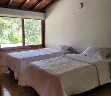 Guarne Apartment | La Pascana Ecolodge frente al parque Arví Entorno natural excepcional, reserva natural, áreas protegidas, conexión con la naturaleza y avistamiento de aves a 3km del metrocable Guarne