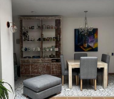 Laureles Hotel | CASA JURADO