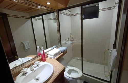 Usaquen House | HABITACIÓN PRIVADA ALAMEDA CLUB HOUSE 134 Usaquén