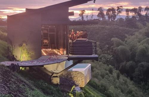Pereira Cabin | Maranatha. Grotto & Boutique+Hydrotherapy