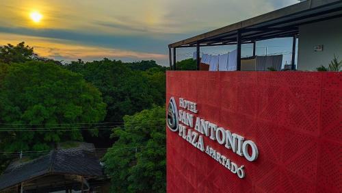 Cabo de Hornos Hotel | San Antonio Plaza